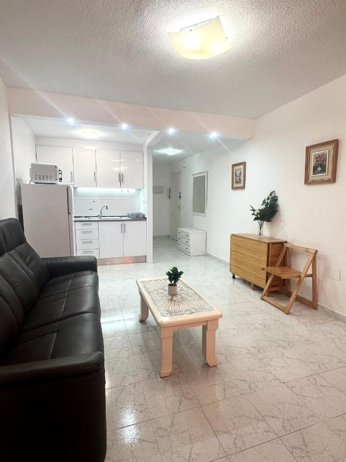 Estudio A 1 Minuto De La Playa Apartment Torrevieja Bagian luar foto