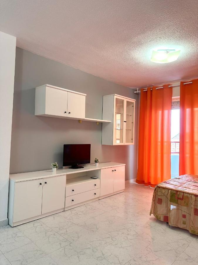 Estudio A 1 Minuto De La Playa Apartment Torrevieja Bagian luar foto